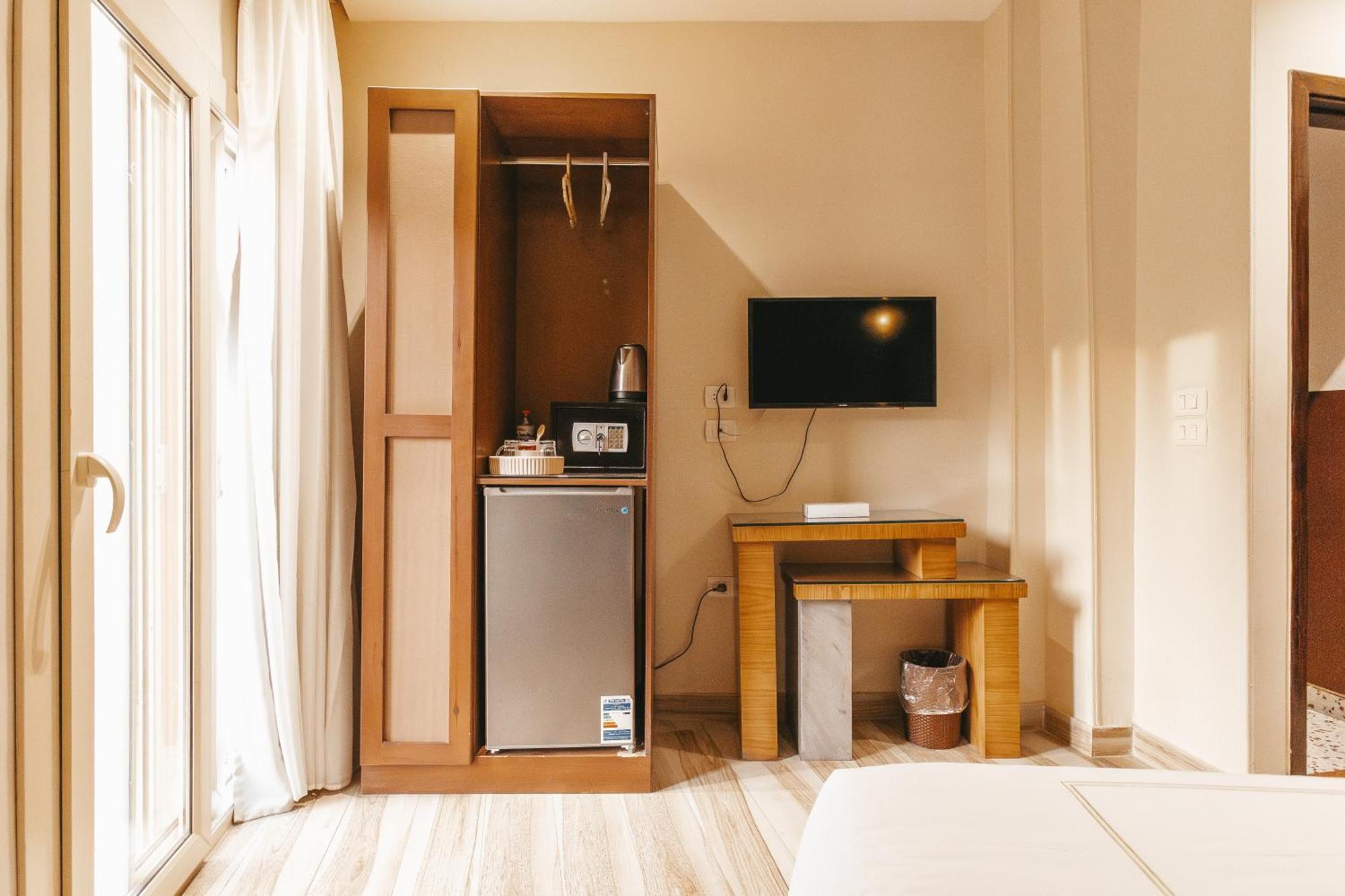Almas Pyramids View Hotel Kafret el-Gabal エクステリア 写真
